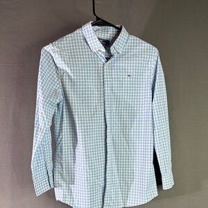 Vineyard Vines Blue and White boys size medium Casual Button Down Shirt